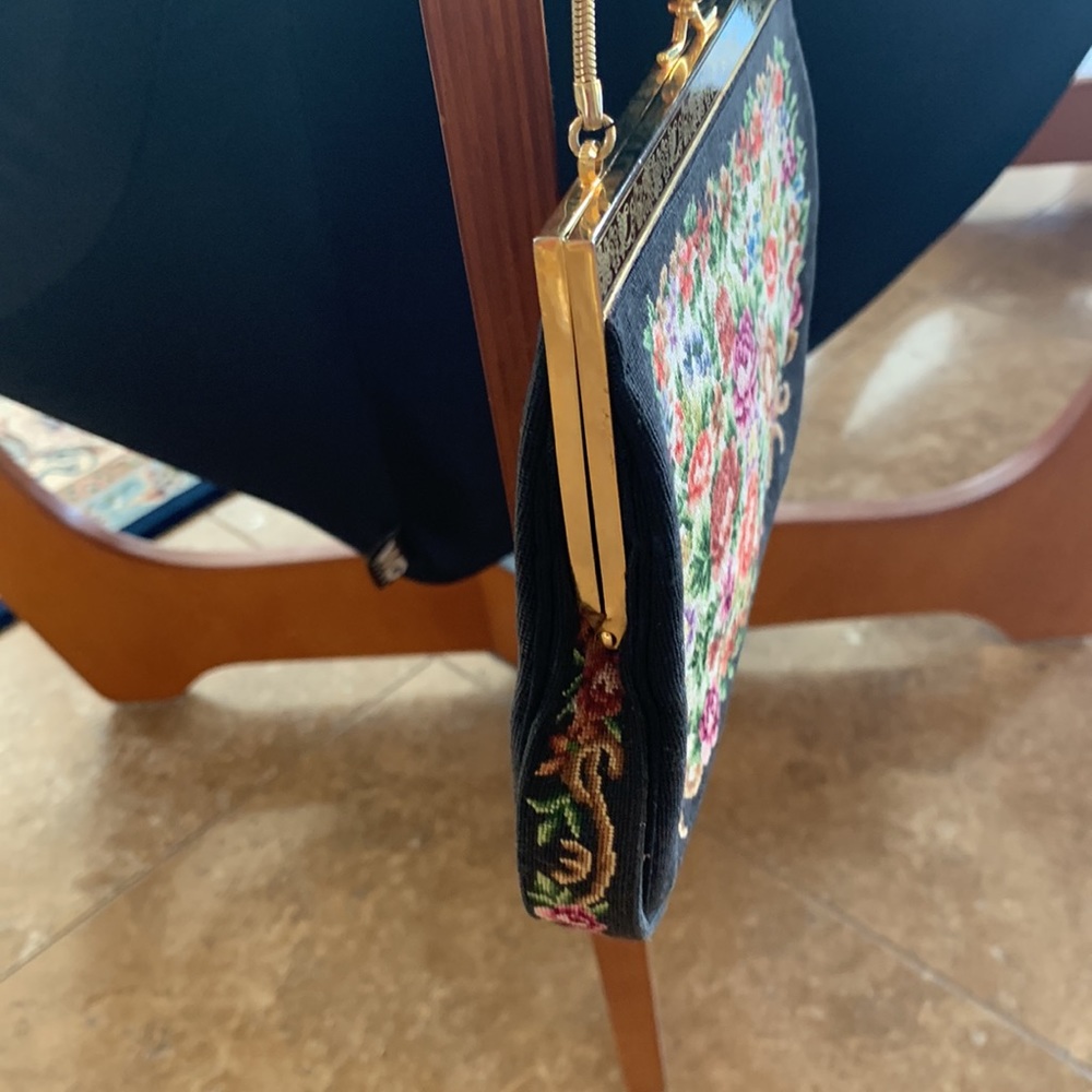 Women’s Vintage cross stitch handbag. - Picture 4 of 4